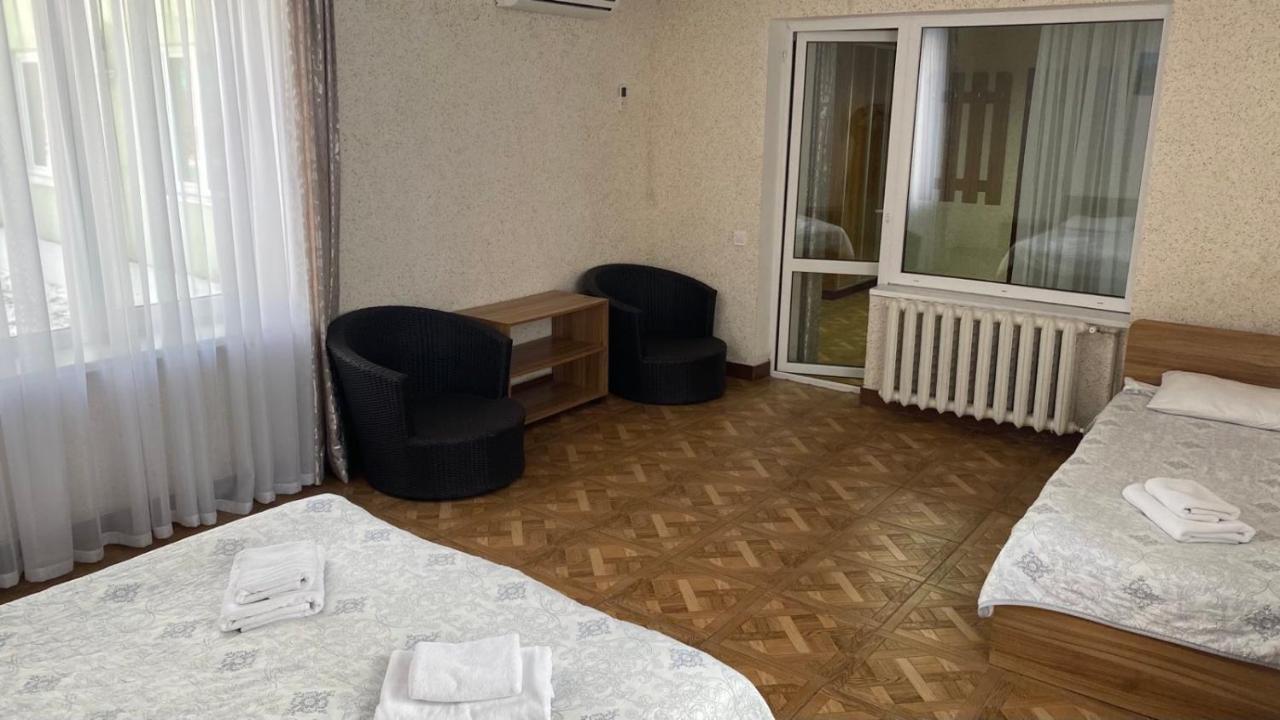 Zelenyi Kampus Hotel Odesa Exterior photo
